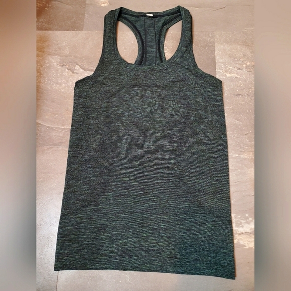 Lululemon Swiftly Speed Racerback. Heathered. Black, green, blue. Size 4. - Picture 5 of 10